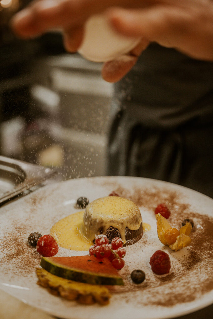 Dessert wird angerichtet