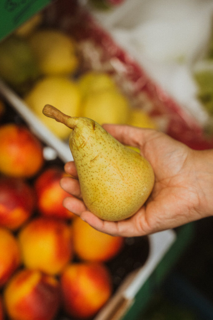 Modernes Businessfoto eines kleinen Supermarkts in Mittelsinn
