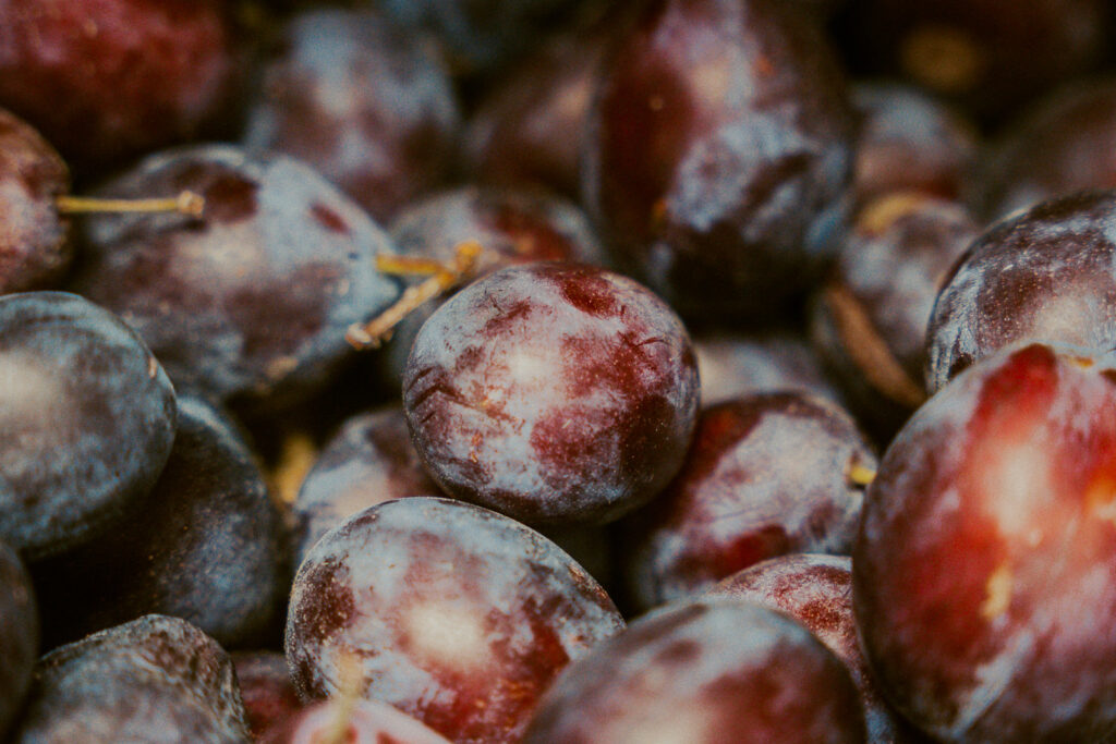 Modernes Businessfoto eines kleinen Supermarkts in Mittelsinn